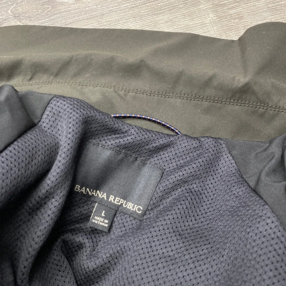 Banana Republic Motion Tech Mac Jacket Mens L Dark Pine Green Water Resistant